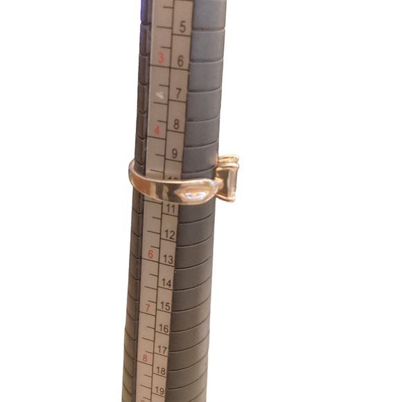 925 Sterling Silver square Clear Crystal ring, size 4 1/2 . Stamped 925 - Picture 4 of 4